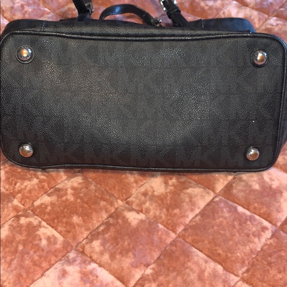 Authentic Michael Kors Handbag - image 8